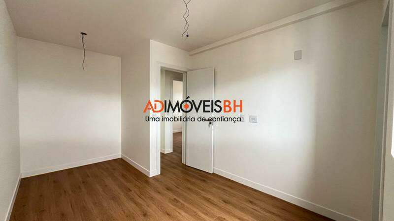 Apartamento à venda no Sagrada Família: 