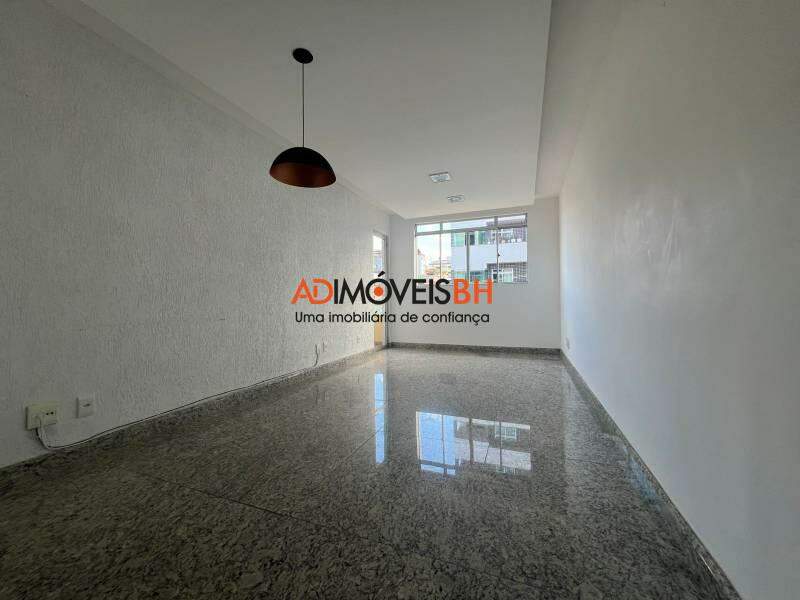 Apartamento à venda no Sagrada Família: 