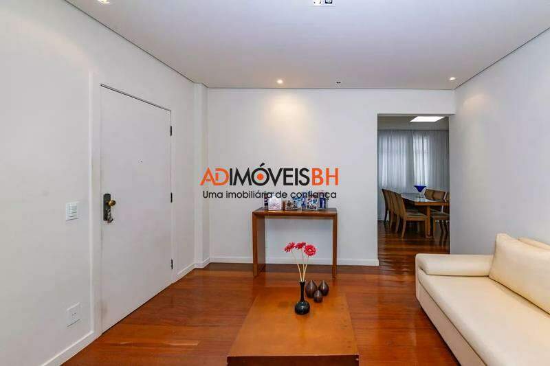 Apartamento à venda no Coração de Jesus: 