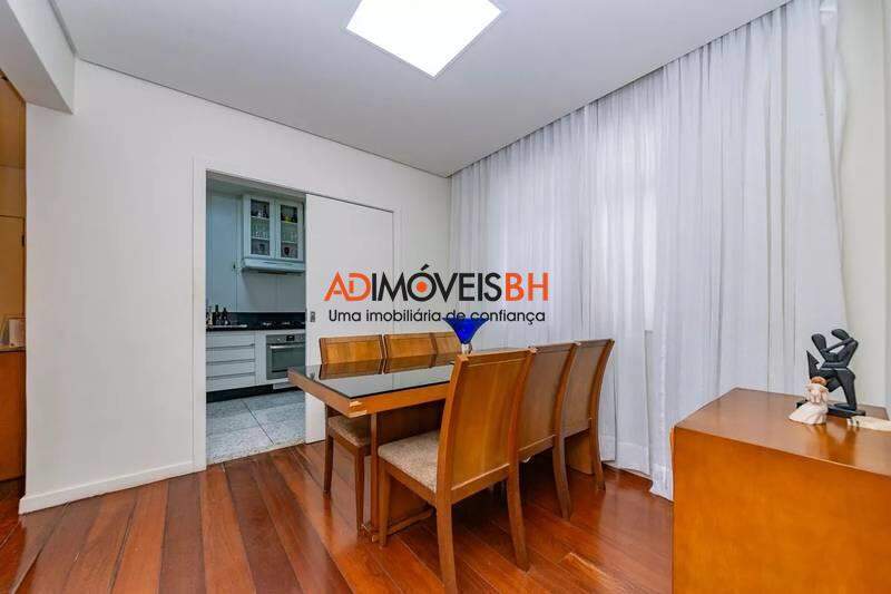 Apartamento à venda no Coração de Jesus: 
