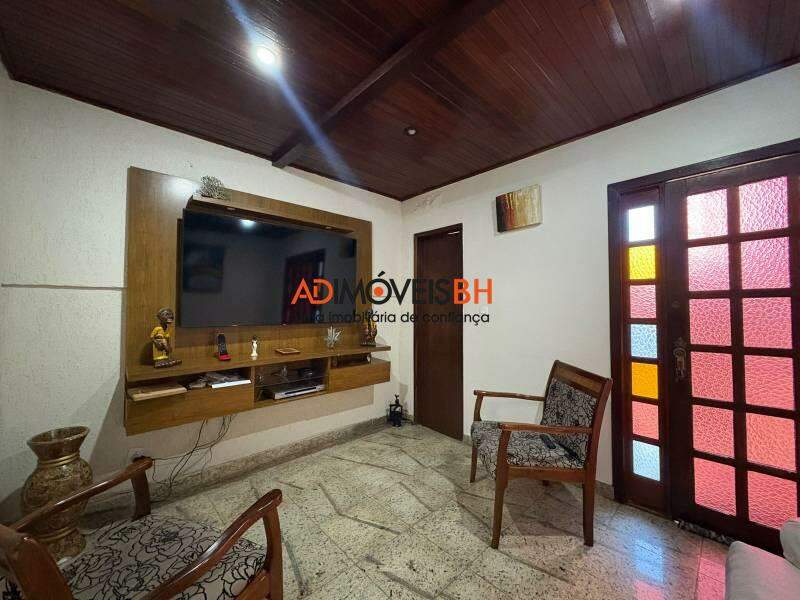 Casa Residencial à venda no Dona Clara: 