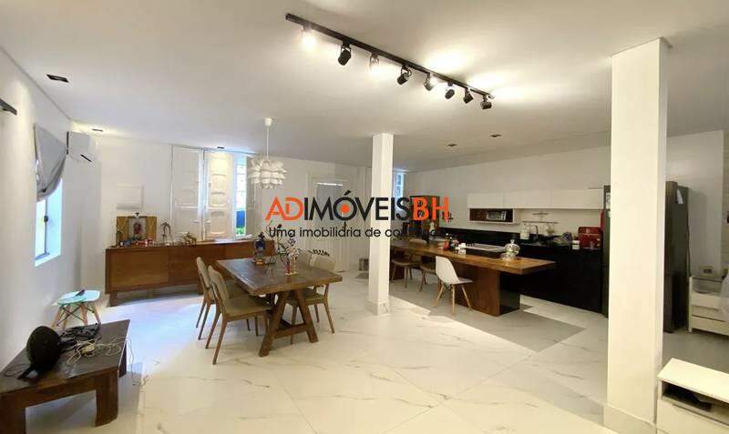 Casa Residencial à venda no Lourdes: 