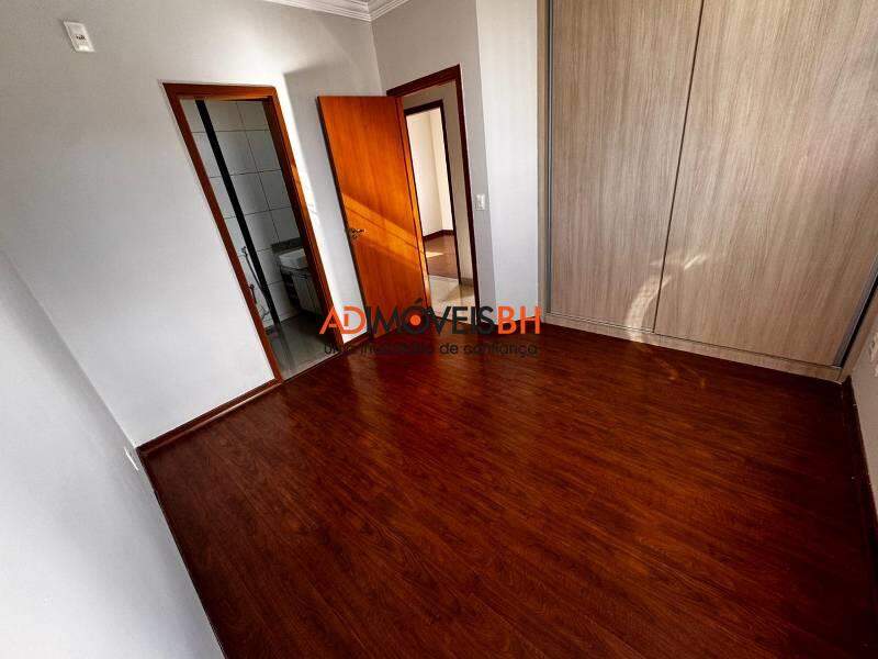 Apartamento à venda no Colegio Batista: 