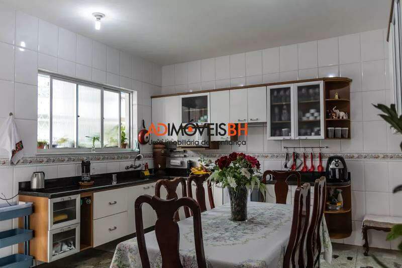 Apartamento à venda no Coração de Jesus: 