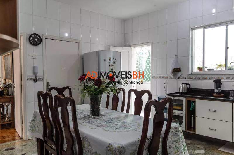 Apartamento à venda no Coração de Jesus: 