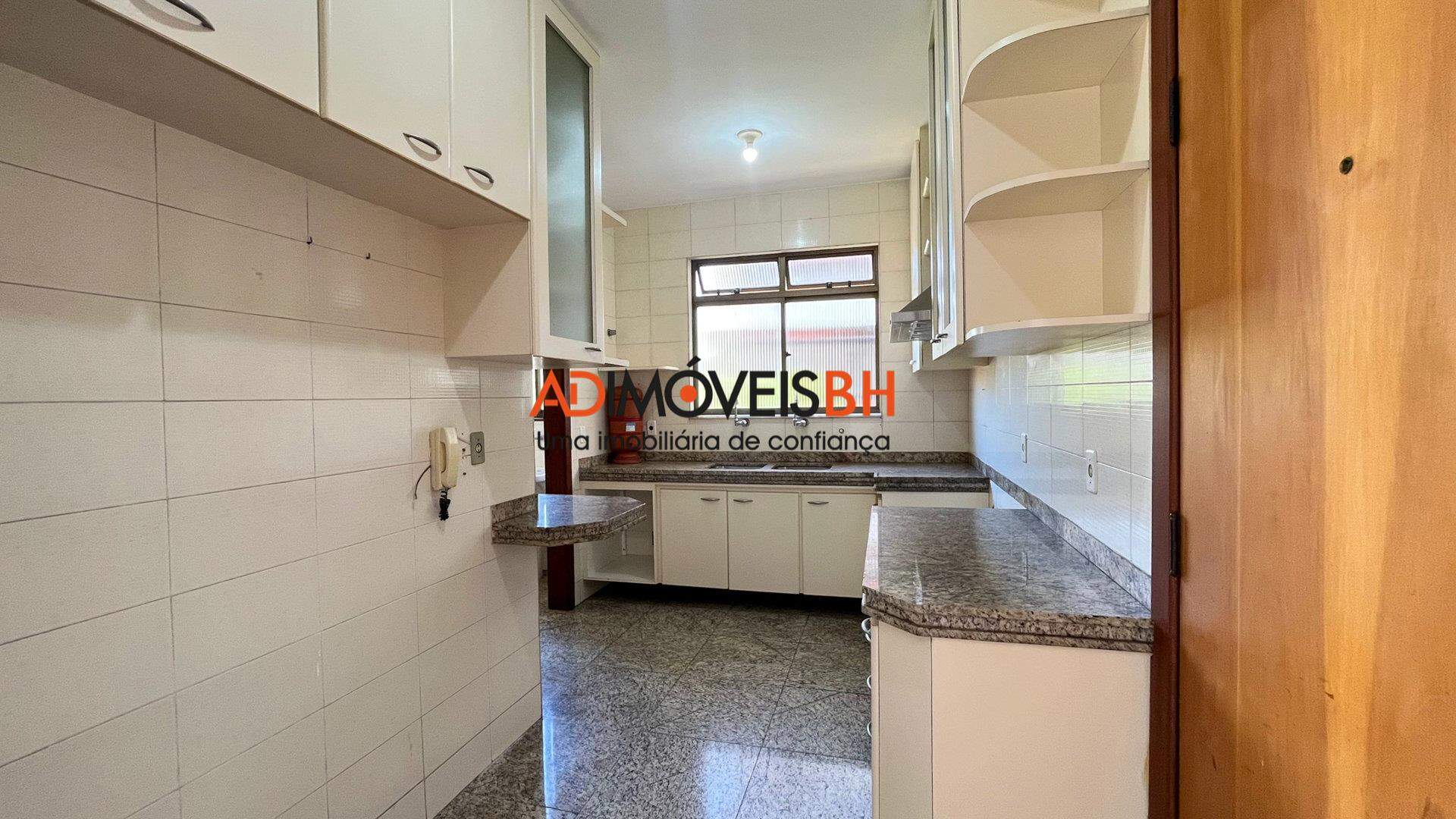 Apartamento à venda no Coração de Jesus: 