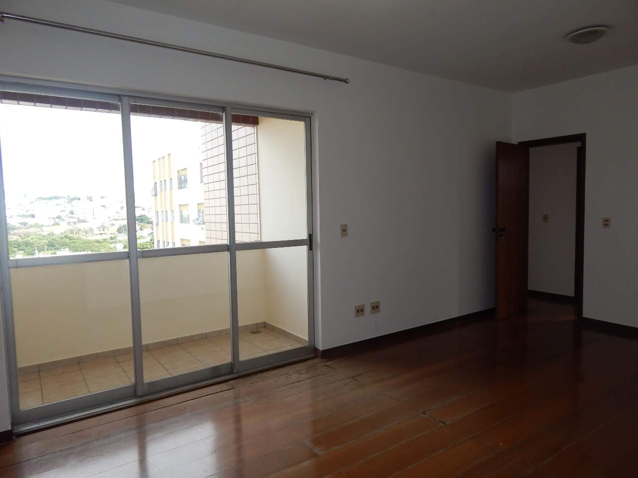 Apartamento para aluguel no Coração Eucarístico: 
