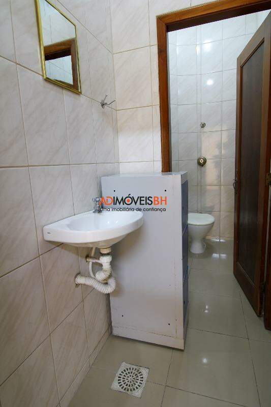 Sala à venda no Centro: 