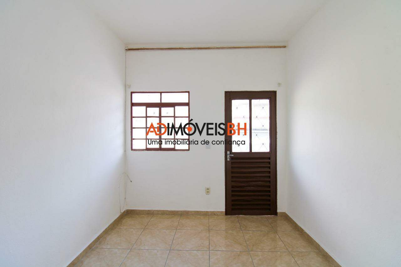 Barracão para aluguel no Caiçaras: Barracão - 2 quartos - Sala