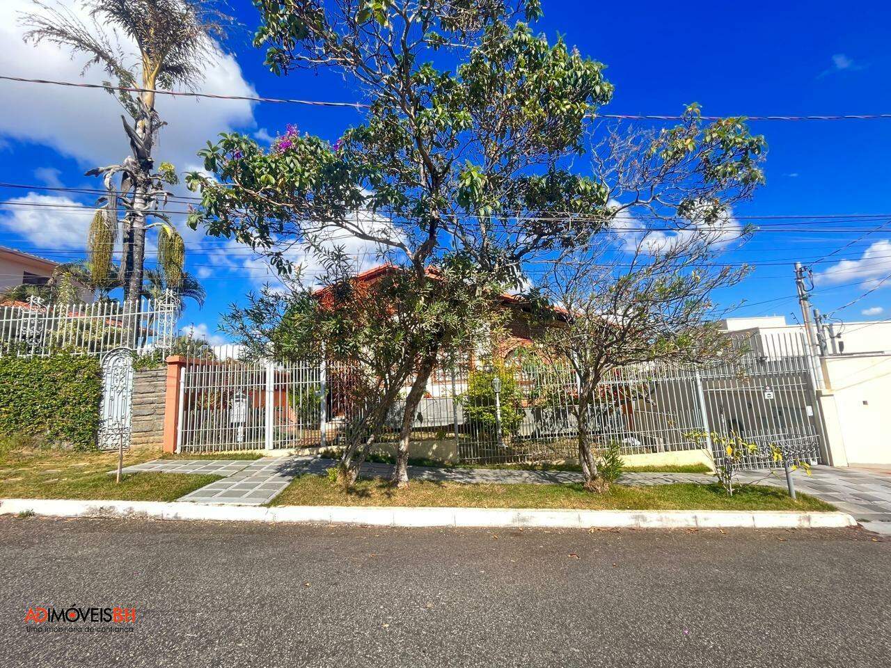Casa Residencial à venda no Belvedere: 