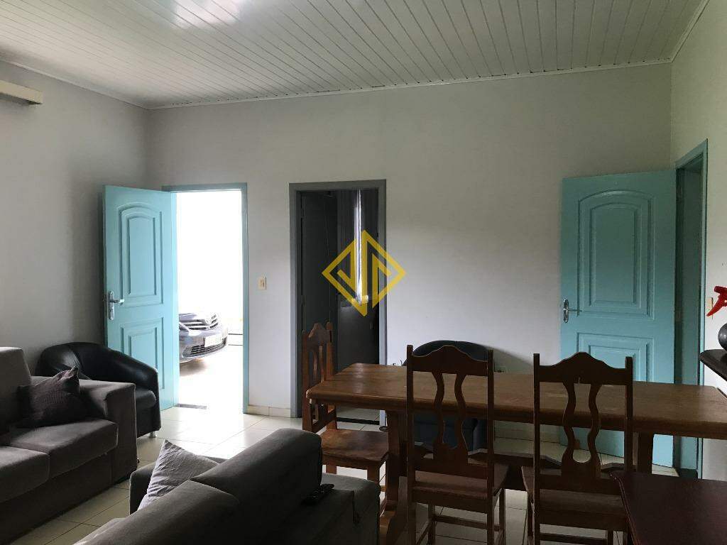 Casa à venda com 3 quartos, 100m² - Foto 5