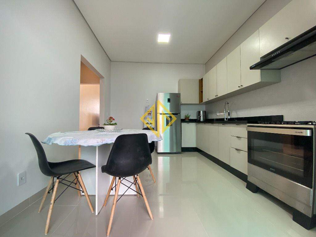 Casa à venda com 3 quartos, 115m² - Foto 11