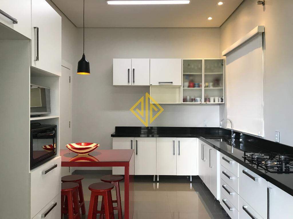 Casa à venda com 3 quartos, 280m² - Foto 6