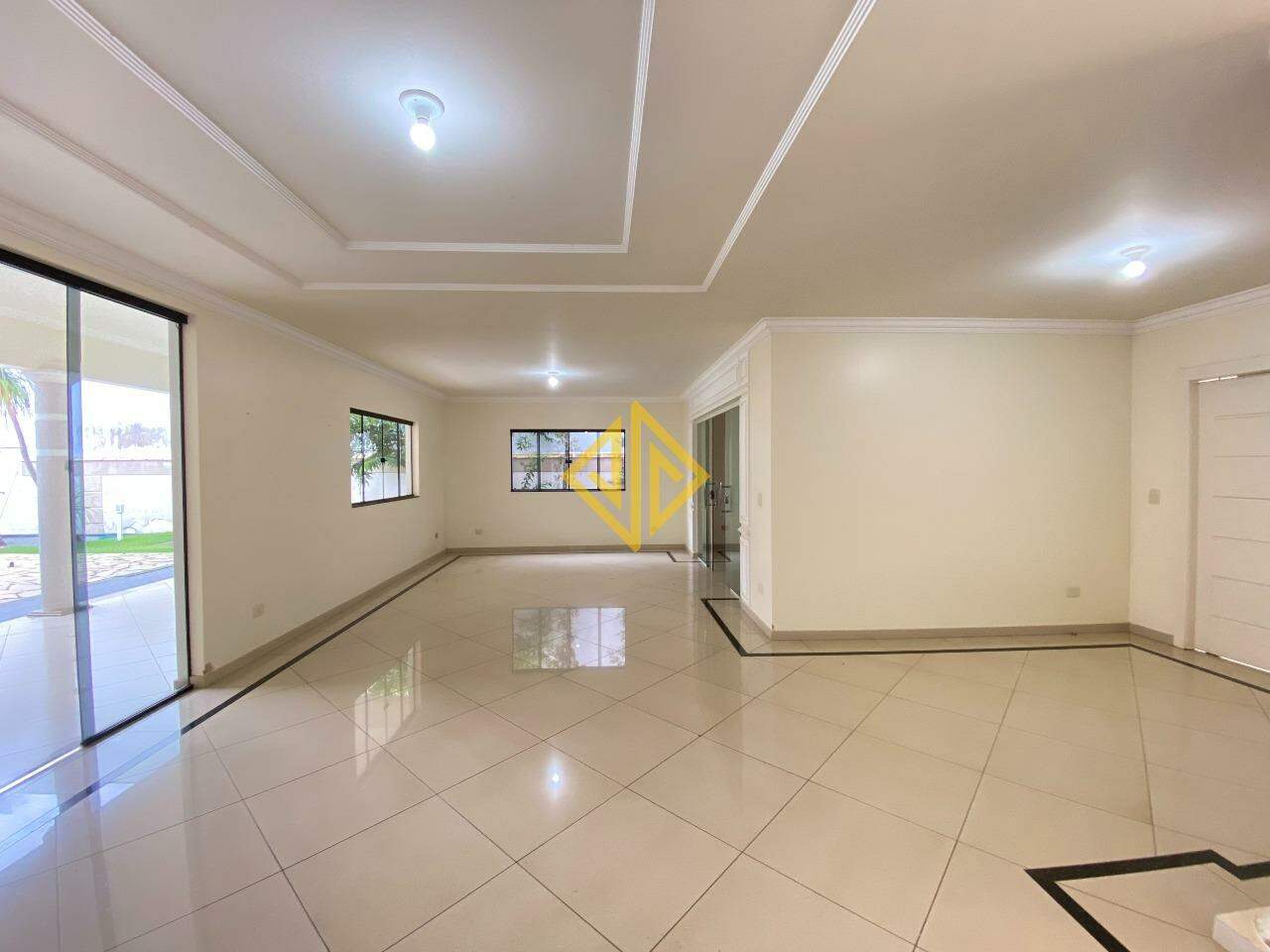 Casa para alugar com 4 quartos, 800m² - Foto 4