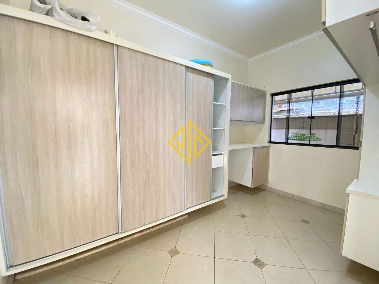 Casa para alugar com 4 quartos, 800m² - Foto 17