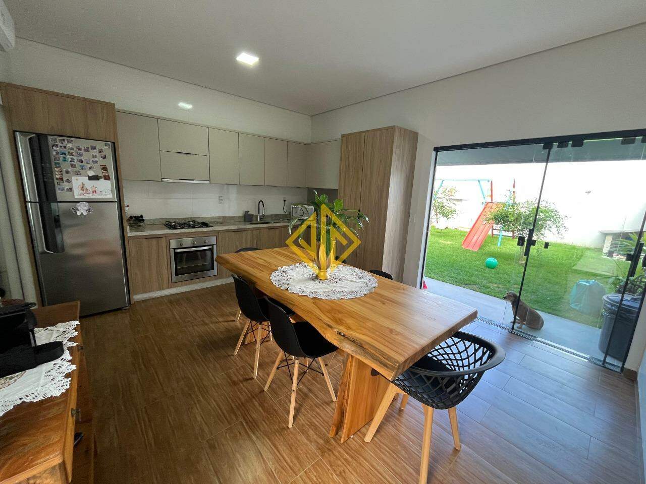 Casa à venda com 3 quartos, 125m² - Foto 4