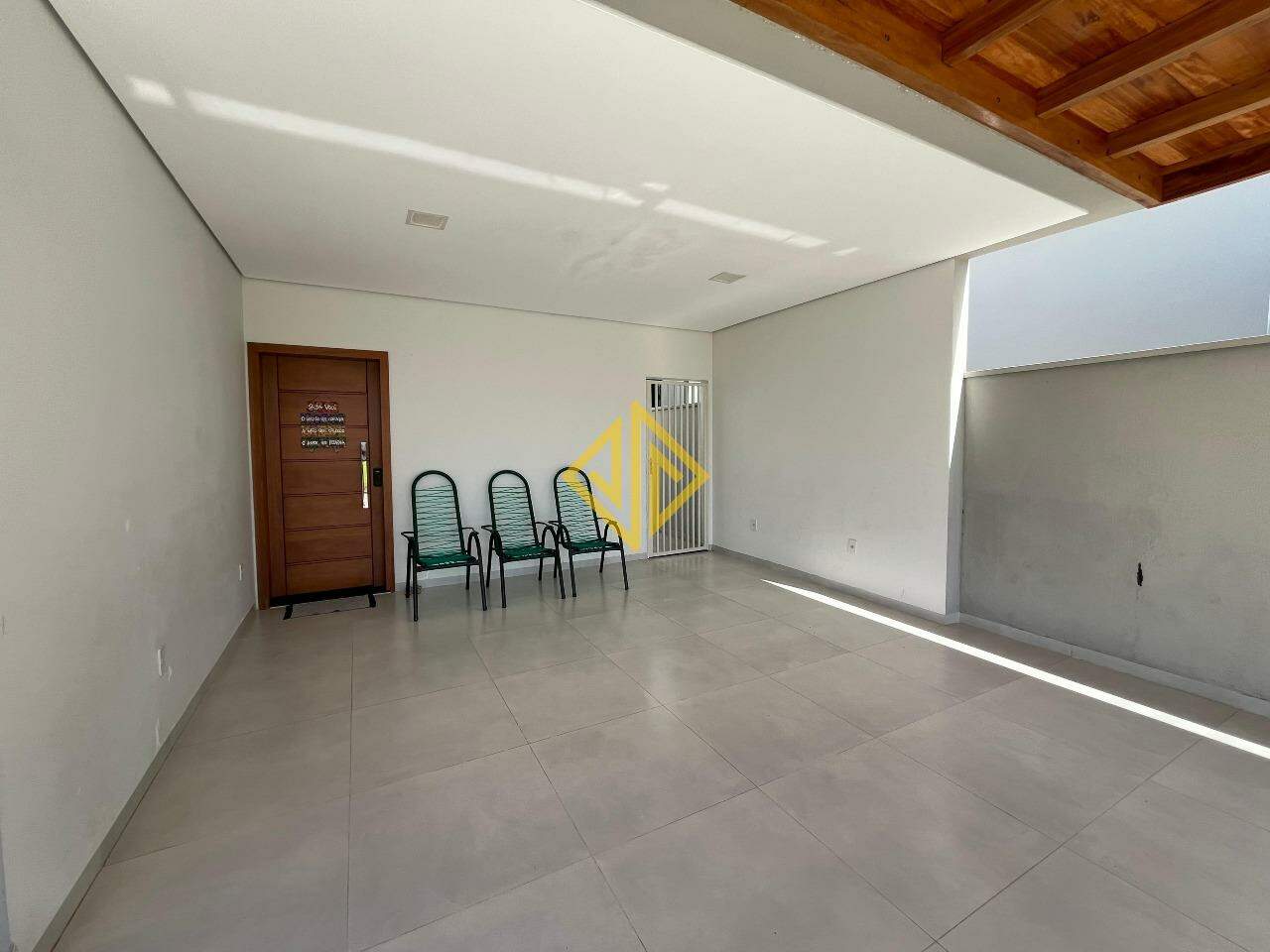 Casa à venda com 3 quartos, 125m² - Foto 2