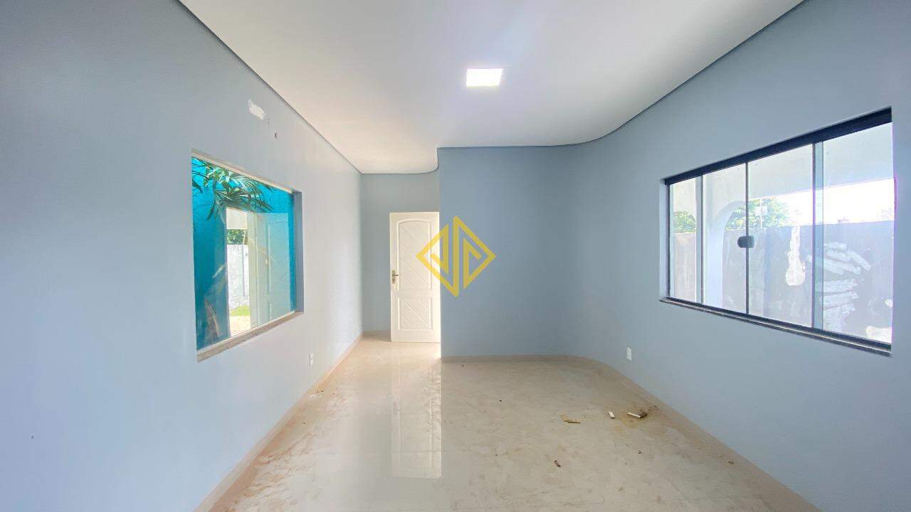 Casa à venda com 3 quartos, 210m² - Foto 2