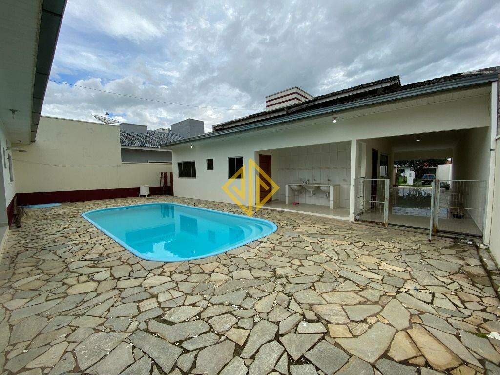 Casa para alugar com 4 quartos, 405m² - Foto 18