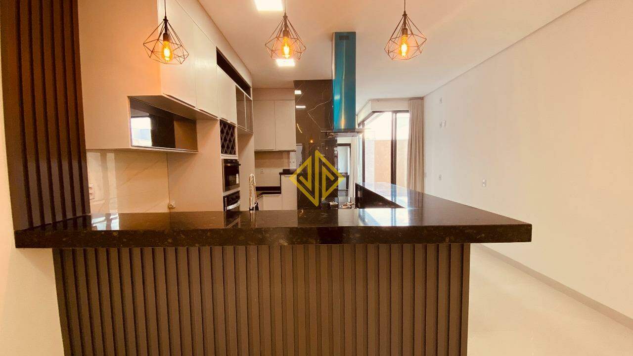 Casa à venda com 3 quartos, 204m² - Foto 12