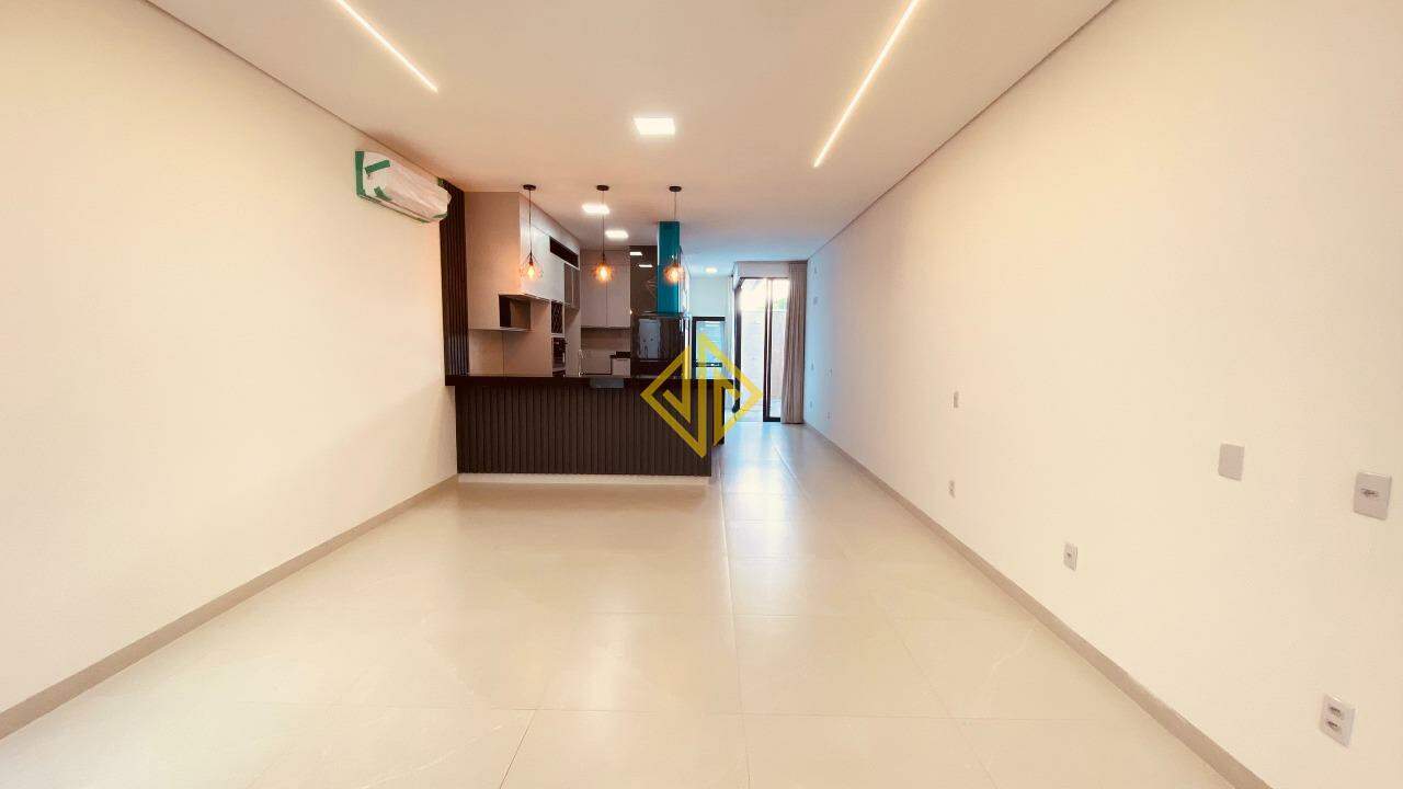 Casa à venda com 3 quartos, 204m² - Foto 11