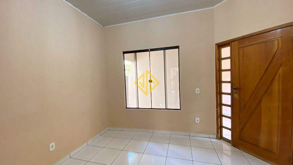 Casa para alugar com 2 quartos, 80m² - Foto 2