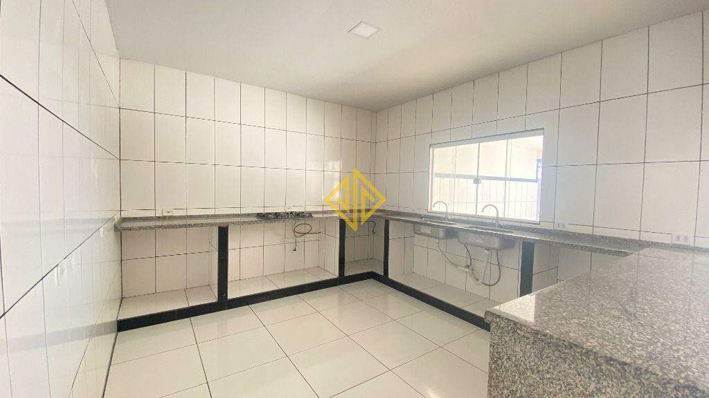 Casa para alugar com 3 quartos, 120m² - Foto 14