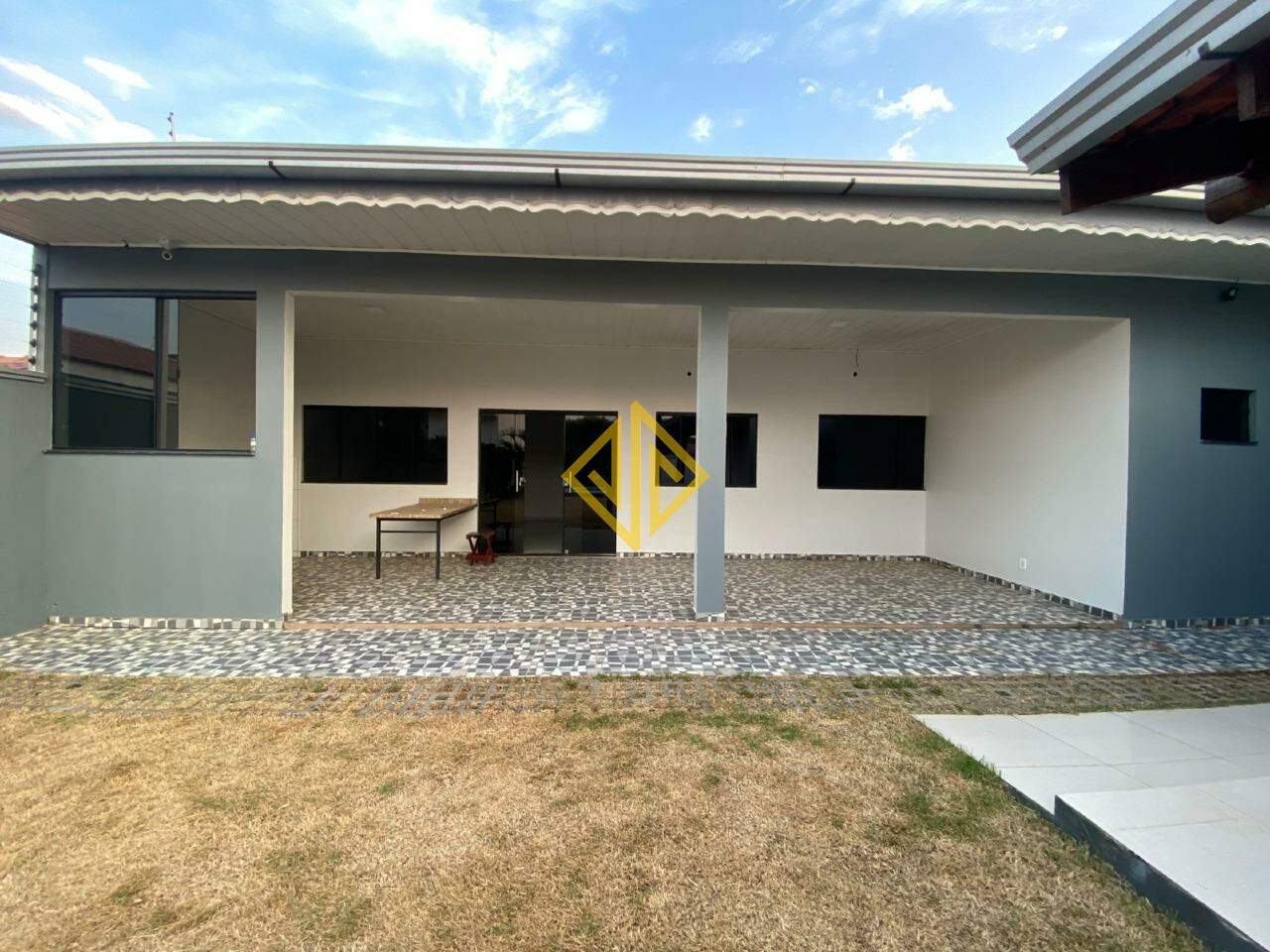 Casa para alugar com 2 quartos, 95m² - Foto 2