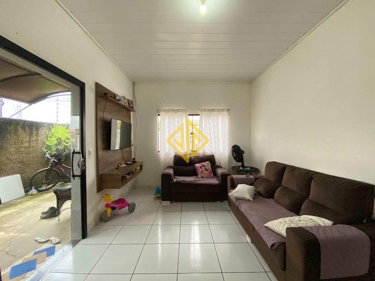 Casa à venda com 3 quartos, 150m² - Foto 3