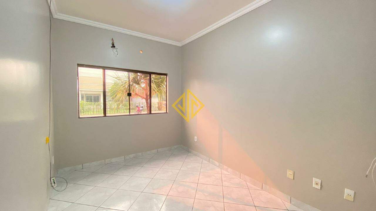 Casa à venda com 4 quartos, 180m² - Foto 4