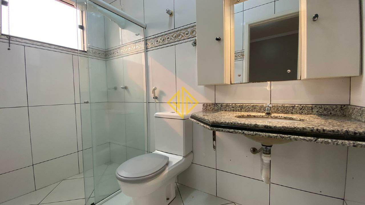 Casa à venda com 4 quartos, 180m² - Foto 10