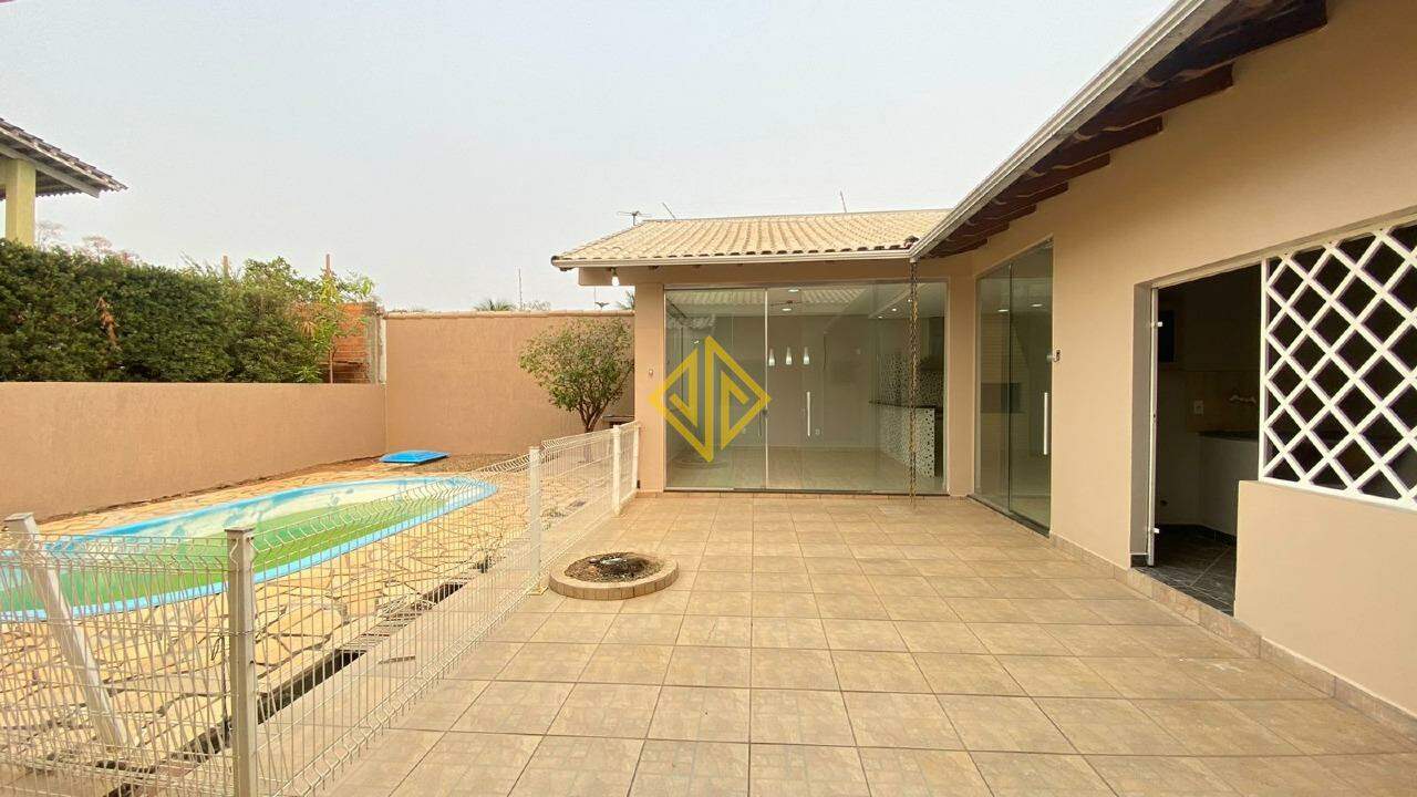 Casa à venda com 4 quartos, 180m² - Foto 13