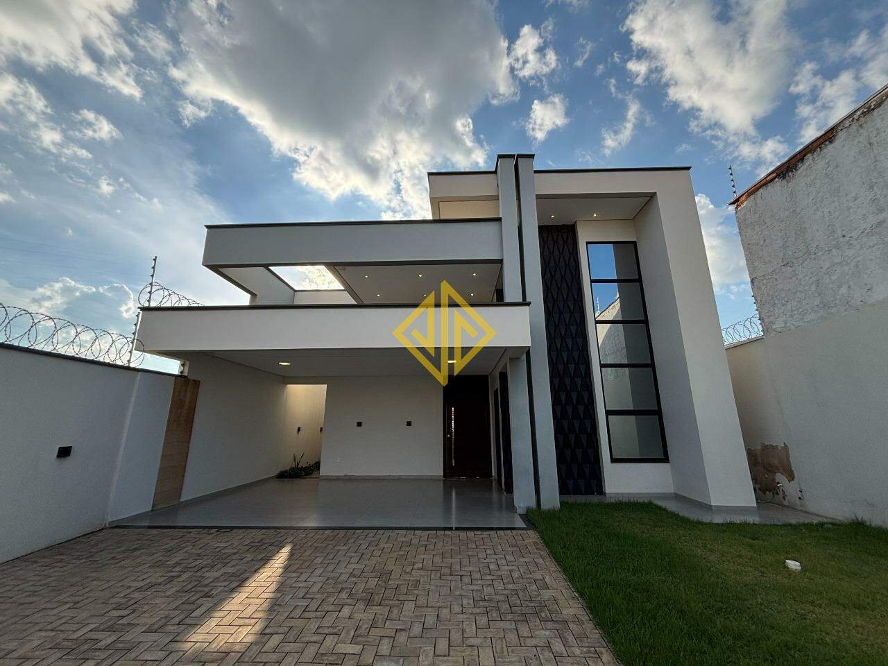 Casa, 3 quartos, 169 m² - Foto 1