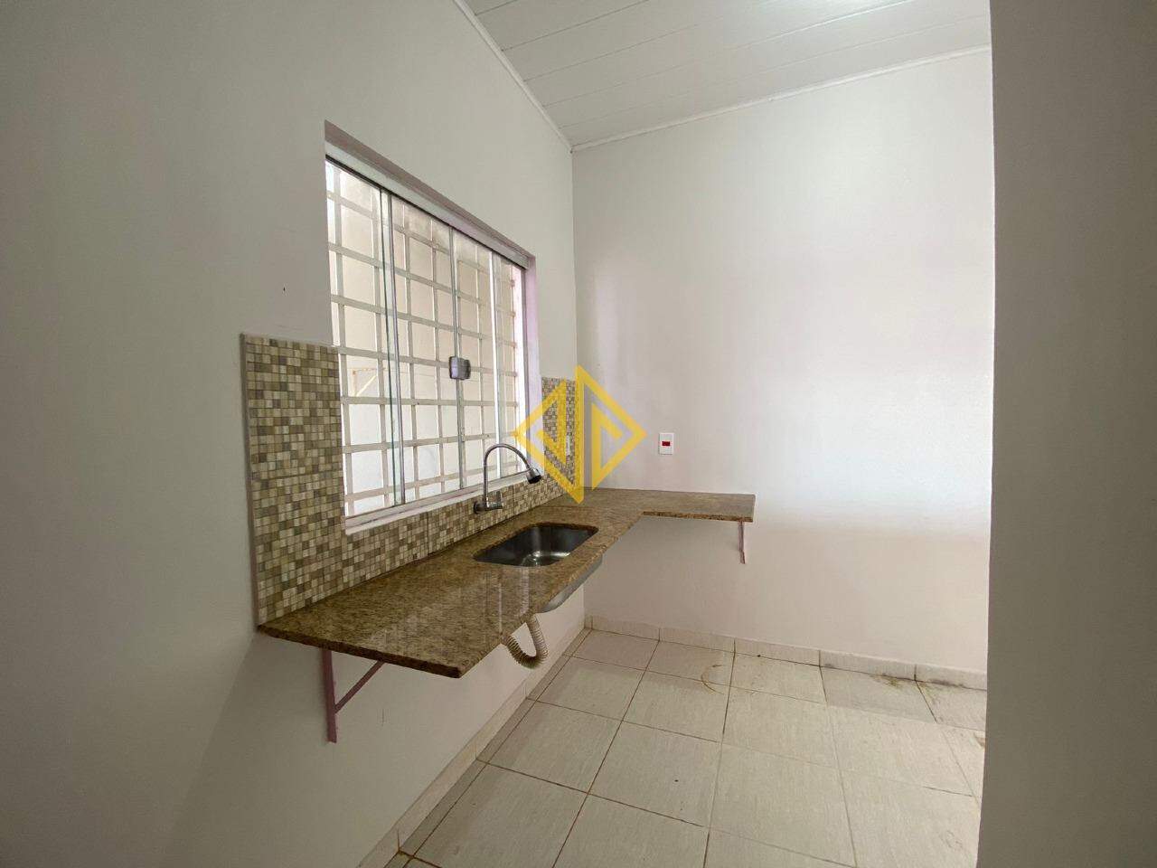 Casa para alugar com 2 quartos, 70m² - Foto 4