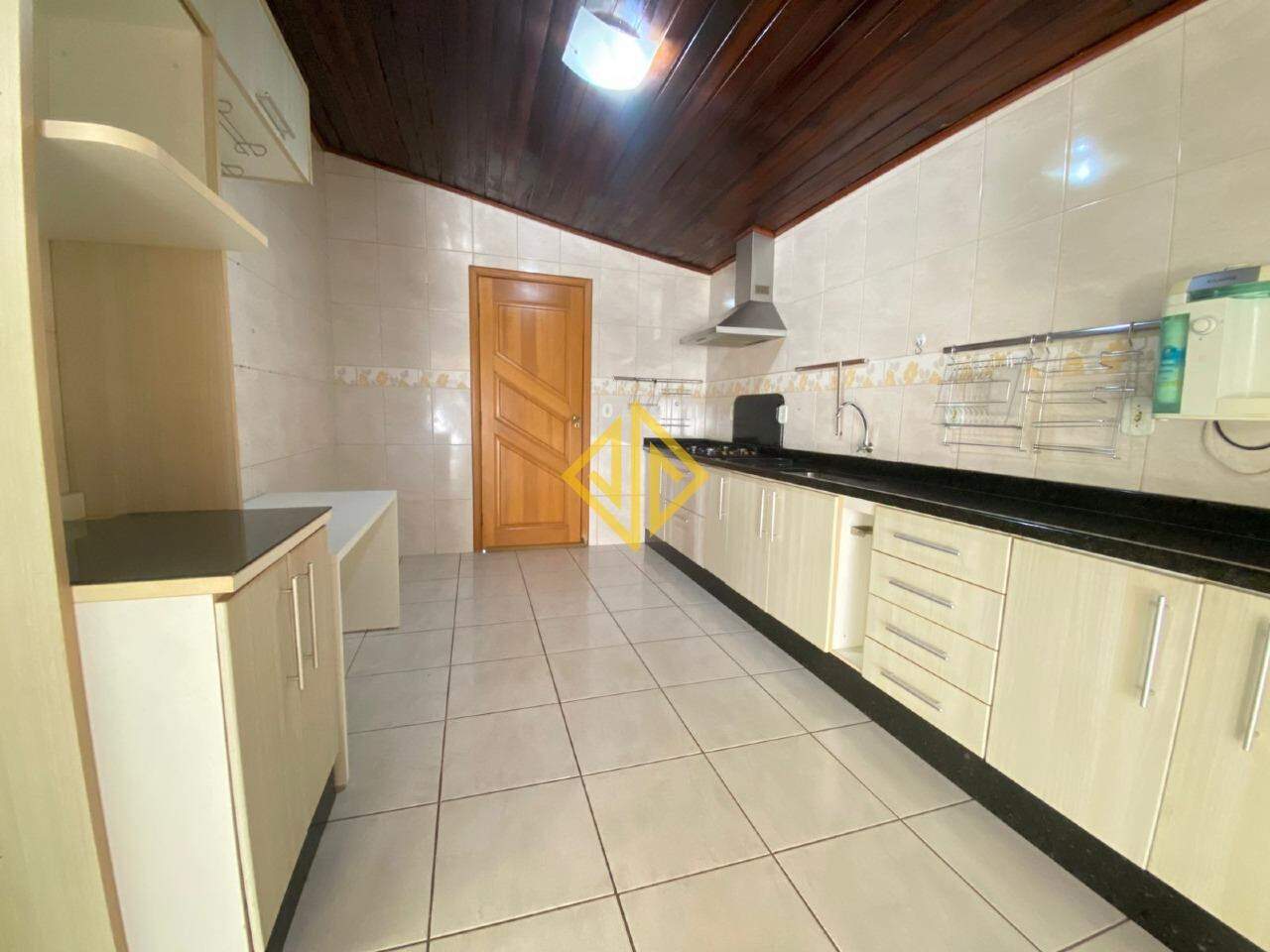 Casa para alugar com 2 quartos, 150m² - Foto 10