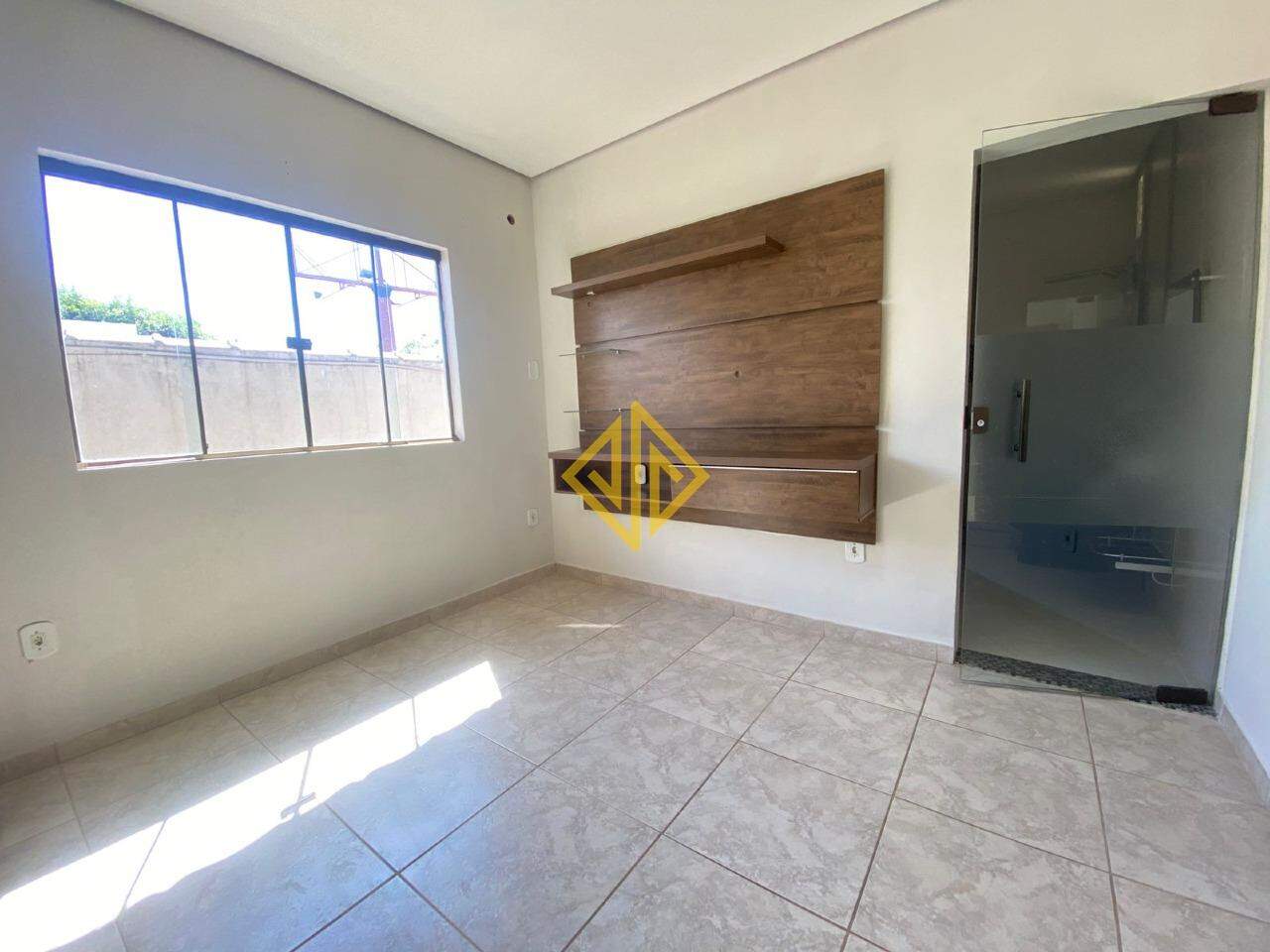 Casa para alugar com 2 quartos, 150m² - Foto 4