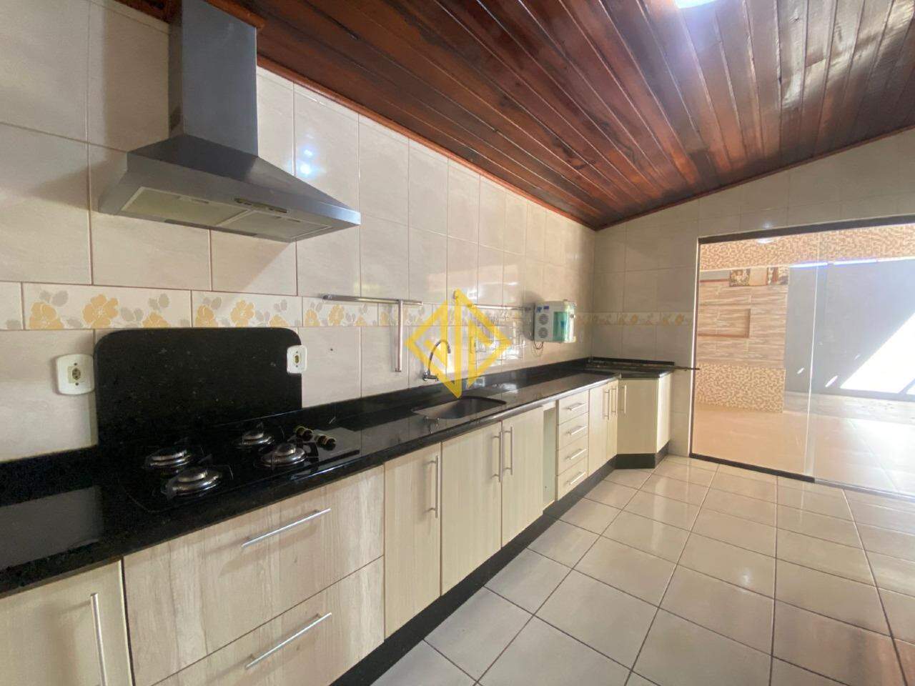 Casa para alugar com 2 quartos, 150m² - Foto 11