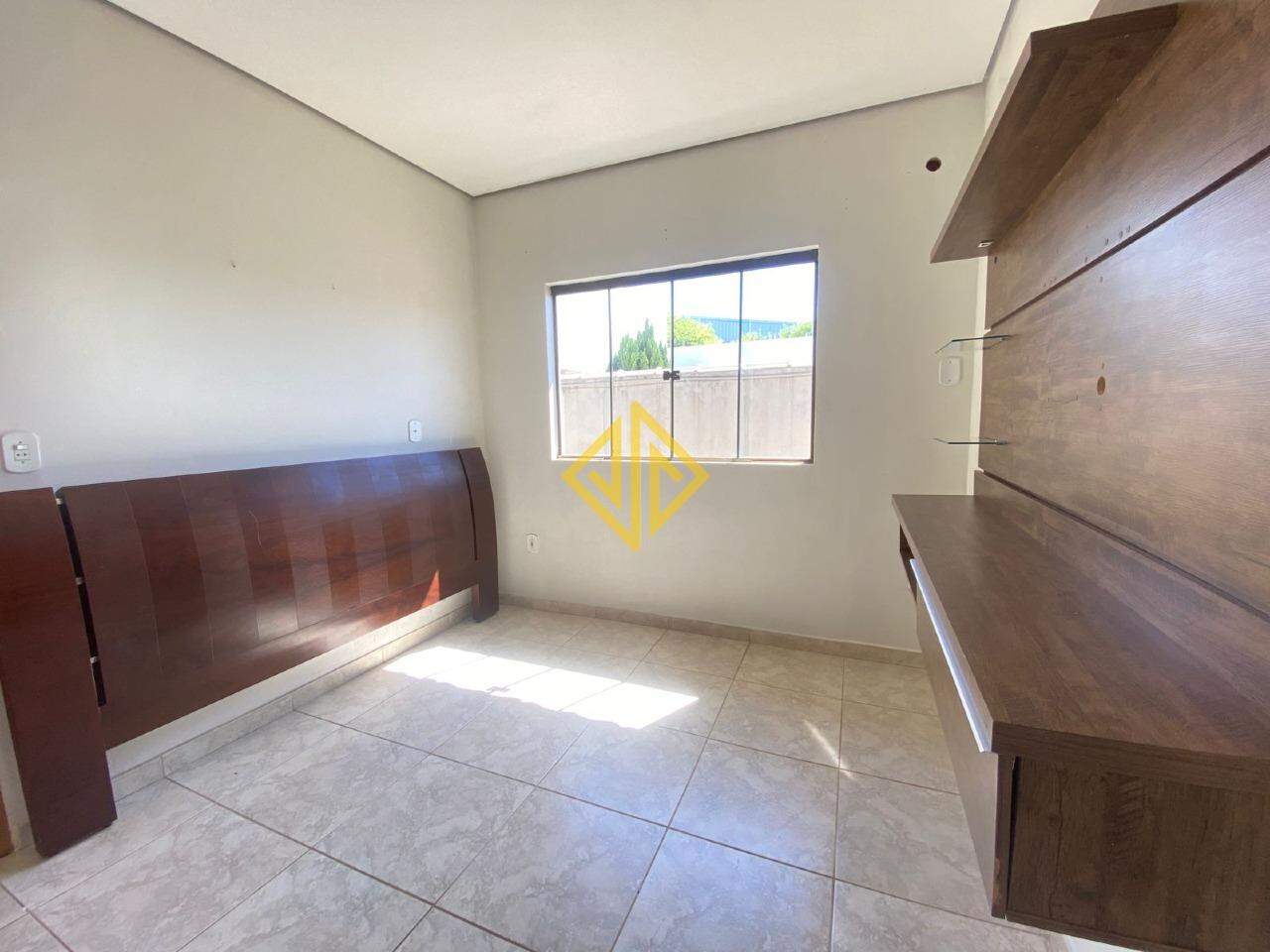 Casa para alugar com 2 quartos, 150m² - Foto 5