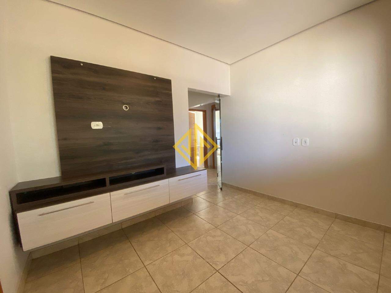 Casa para alugar com 2 quartos, 150m² - Foto 2