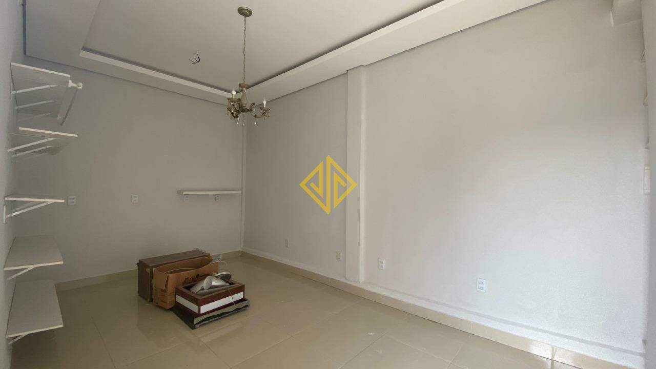 Casa para alugar com 2 quartos, 165m² - Foto 12