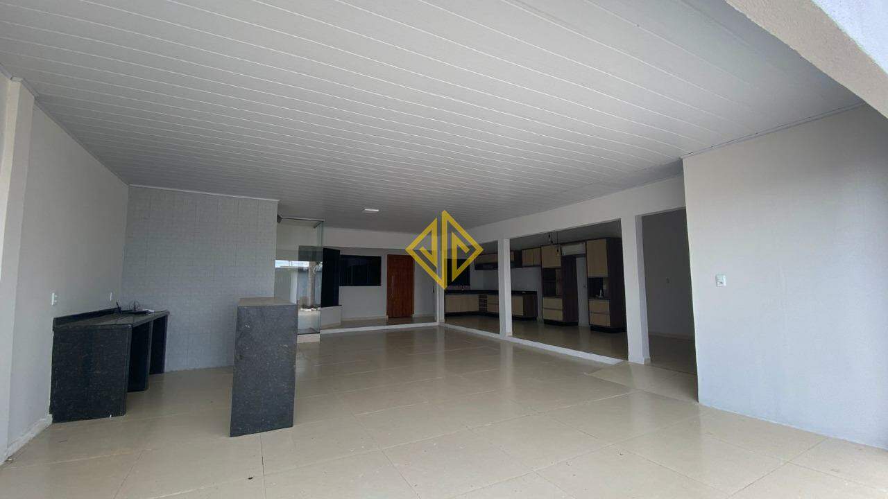 Casa para alugar com 2 quartos, 165m² - Foto 3