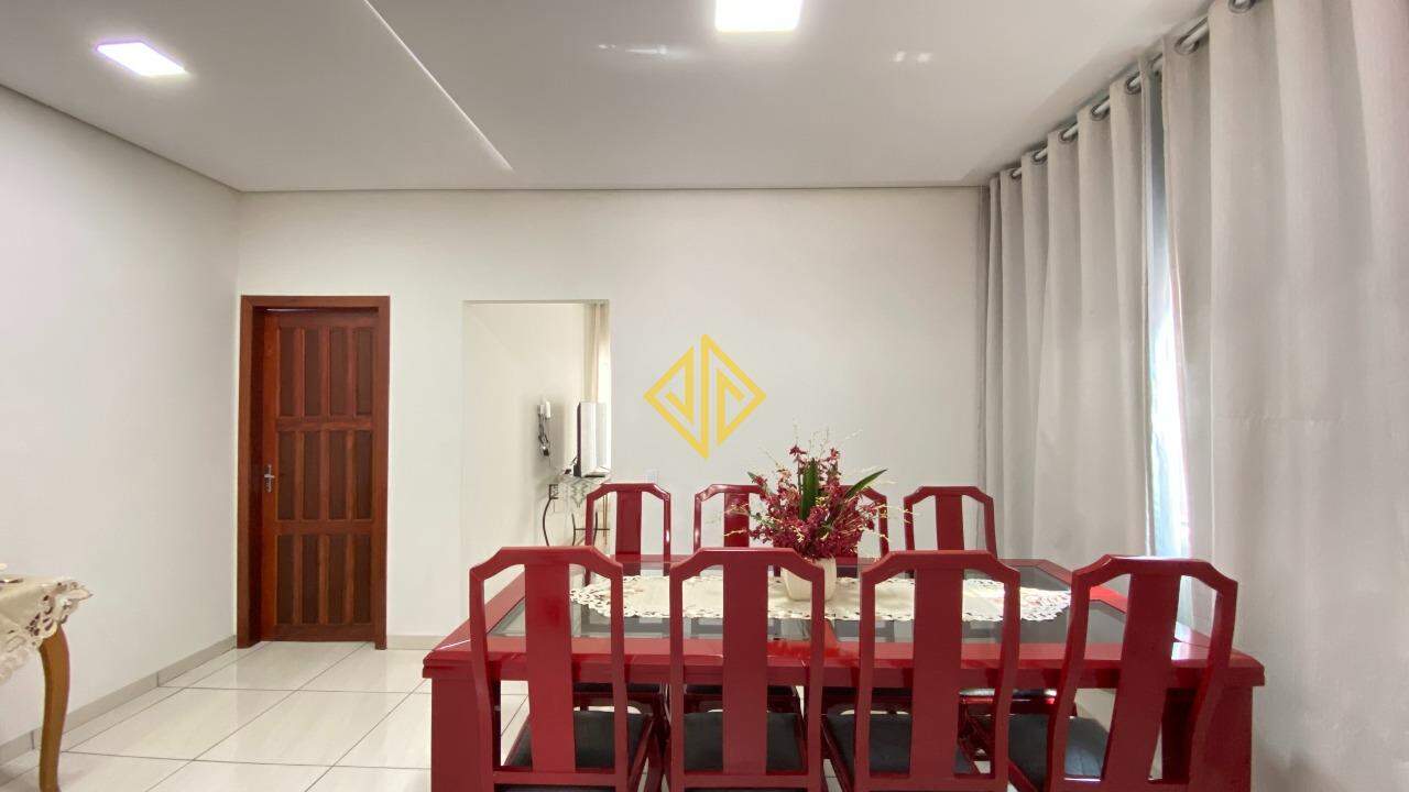 Casa à venda com 3 quartos, 161m² - Foto 4