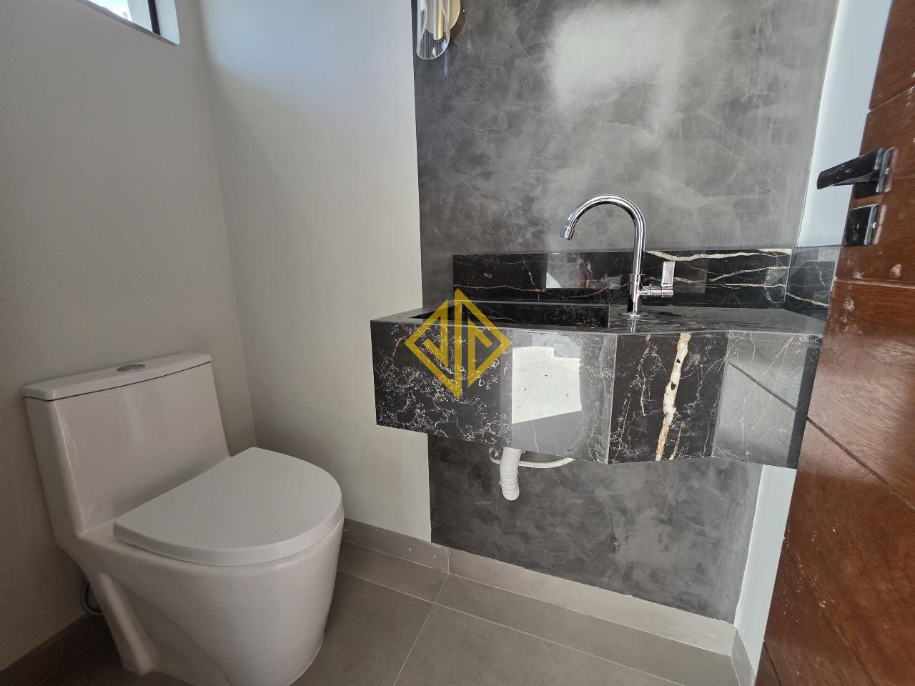 Casa à venda no Setor 05: 