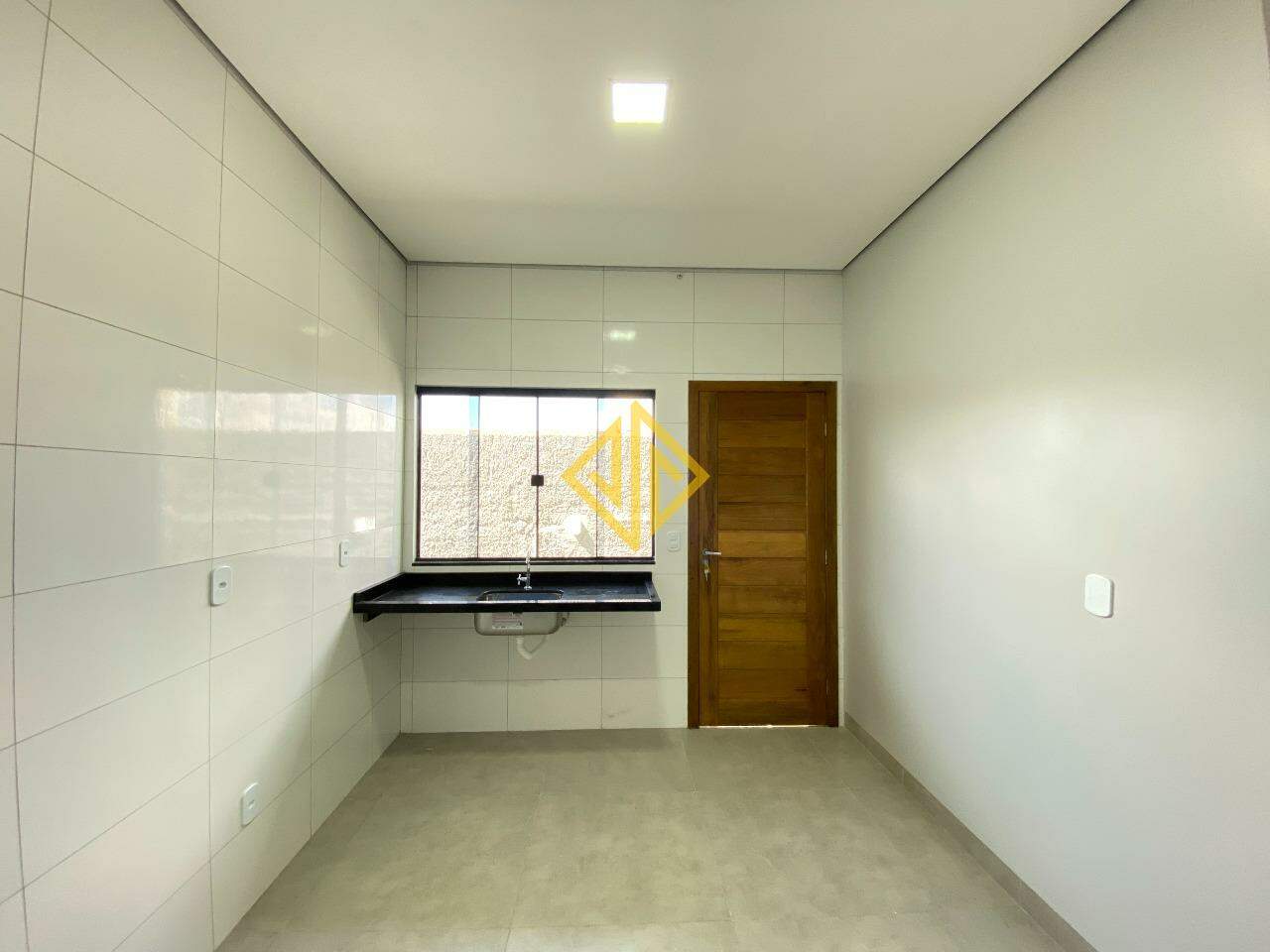 Casa à venda com 2 quartos, 80m² - Foto 4