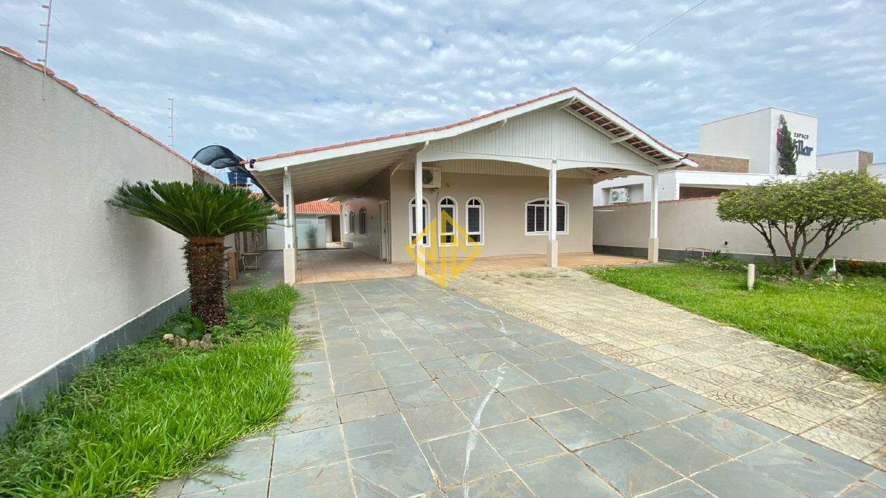 Casa, 2 quartos, 317 m² - Foto 1