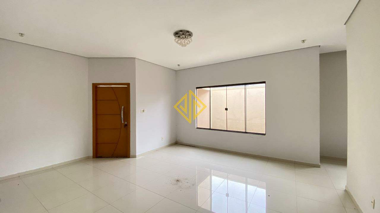 Casa à venda com 3 quartos, 222m² - Foto 3