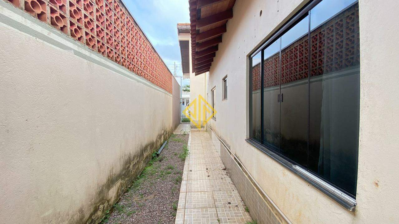 Casa à venda com 3 quartos, 222m² - Foto 19