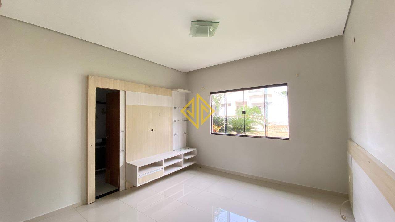 Casa à venda com 3 quartos, 222m² - Foto 4