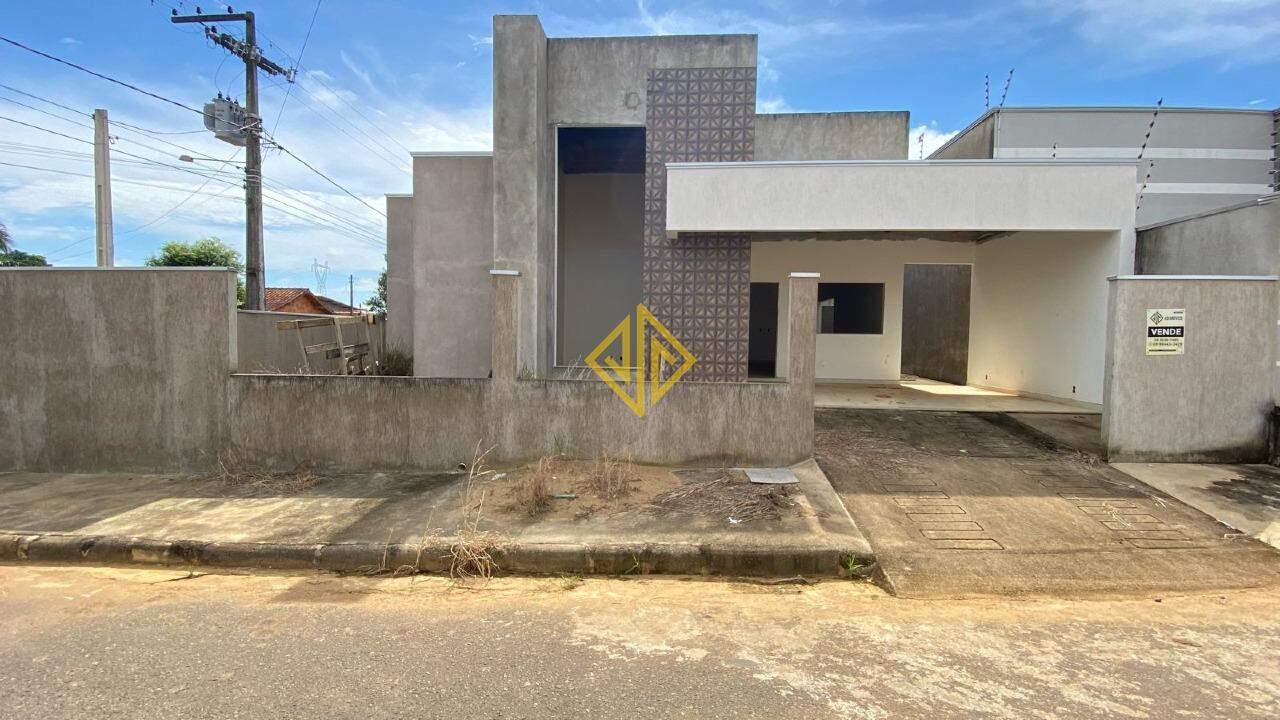 Casa à venda com 3 quartos, 115m² - Foto 1