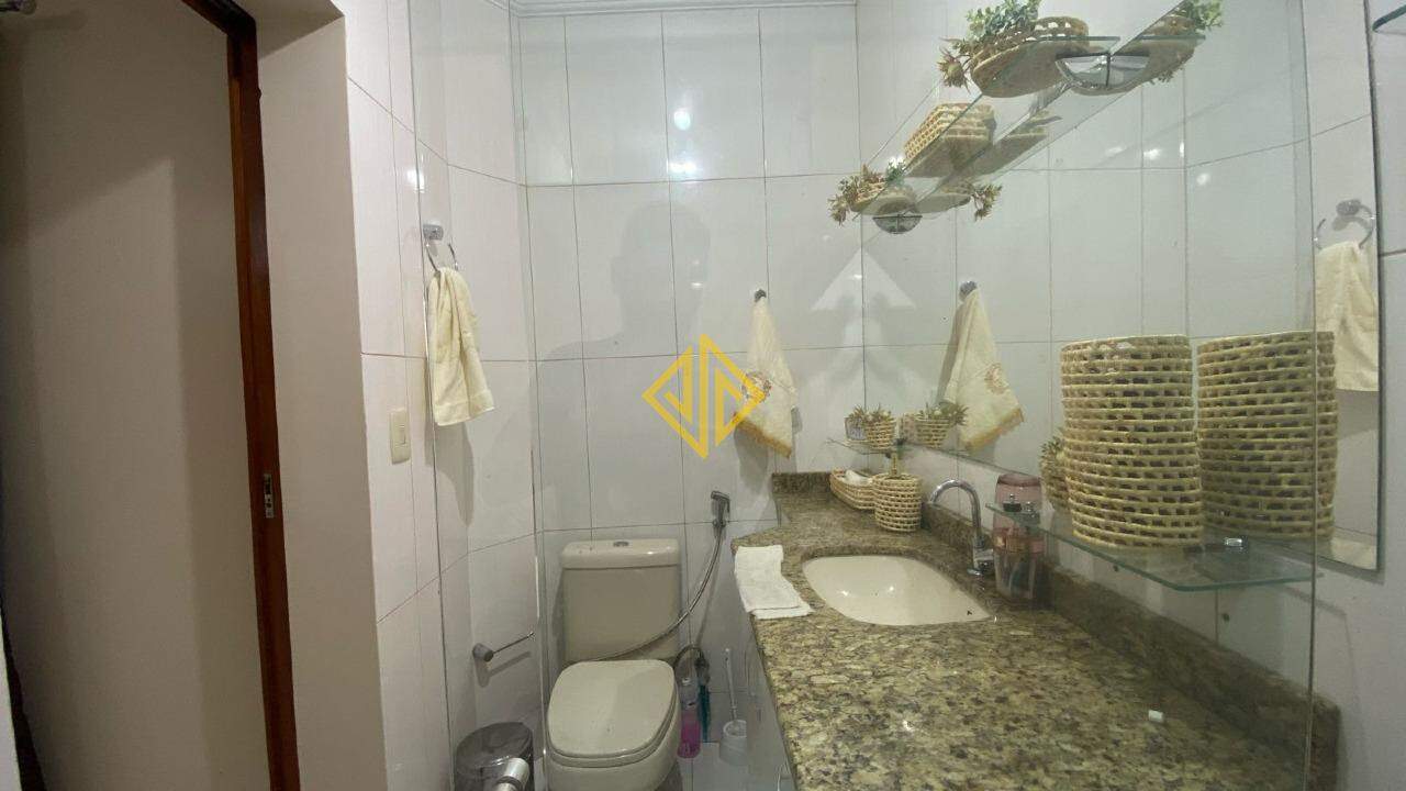 Casa à venda com 4 quartos, 202m² - Foto 11